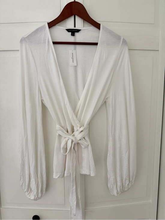 Banana Republic Tops - Banana Republic White Wrap Top with Tie Front